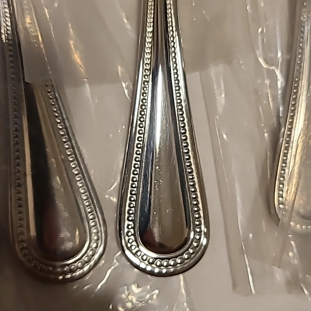 Towle Beaded Antique 18/10 Vietnam Flateware Fork Spoon Knife (Bundle of 14) - Picture 9 of 15